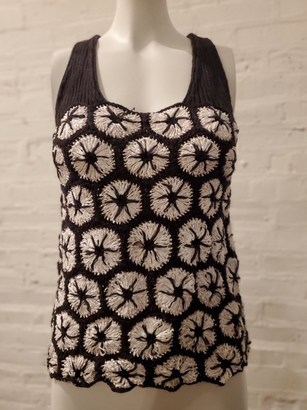 Knitted & Knotted Anthropologie Floral Raffia Crochet Tank Top XS